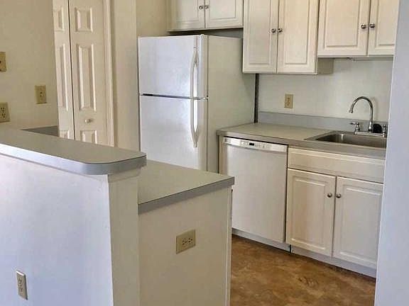 5th image of 315 Eagles Landing Ct APT D
