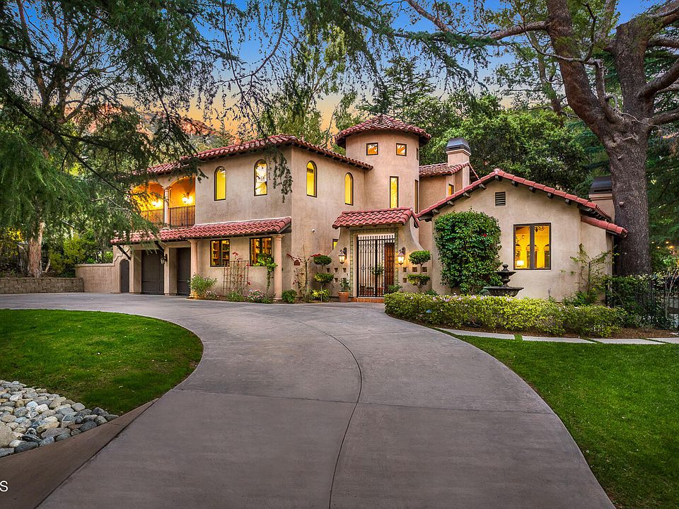 1st image of 2051 Los Amigos St