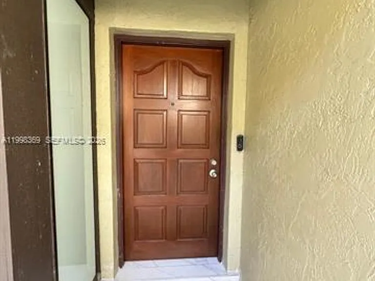 9729 Costa Del Sol Blvd #Townhouse C-101 — Photo 2
