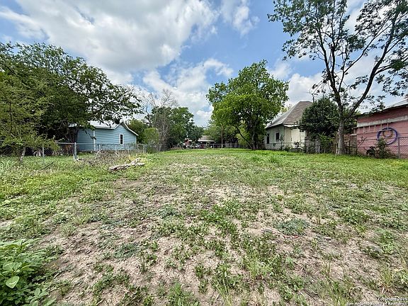 3rd image of 622 Martin Luther King Dr LOT 6