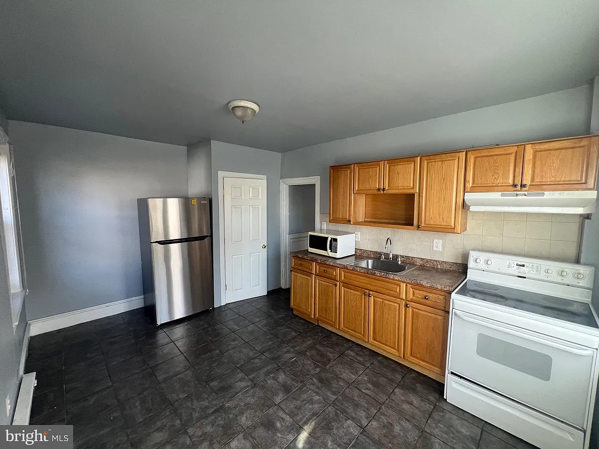 Building Photo - 1705 Harrison St #2