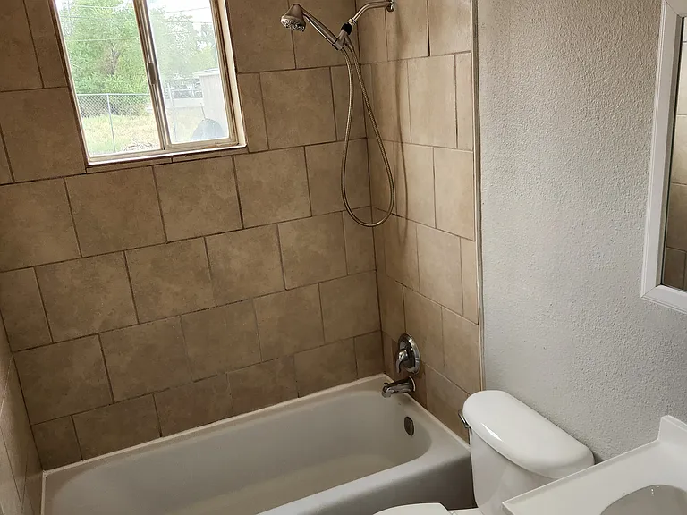 Sierra St — Photo 8