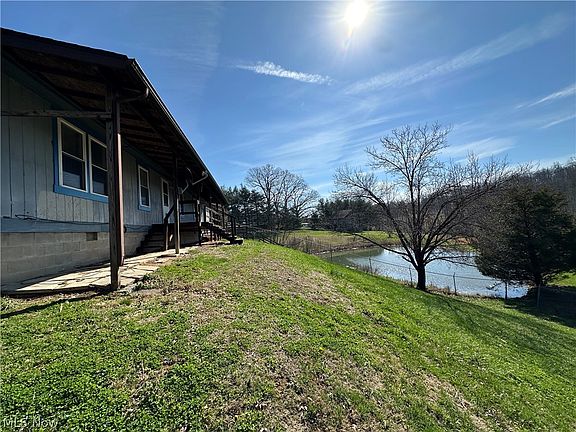 3rd image of 550 Rocky Point Rd
