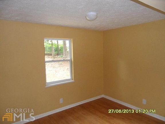 4th image of 1226 Woodbridge Dr NE