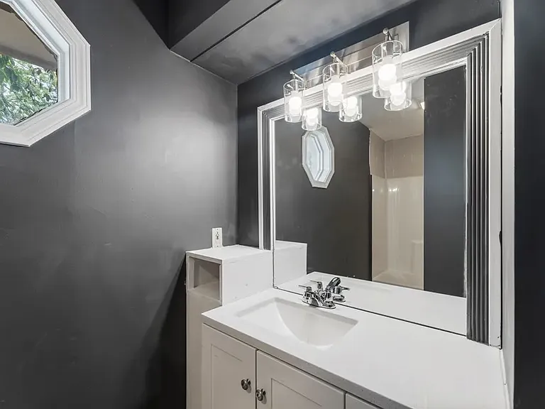 2525 Corineth Dr — Photo 6