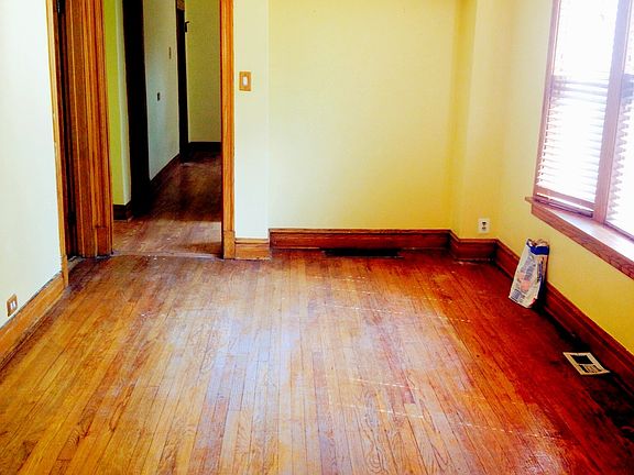 3rd image of 4136 W Potomac Ave
