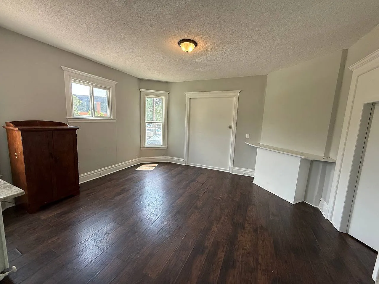 1 bed, 800 sqft, $1,100 — Photo 2