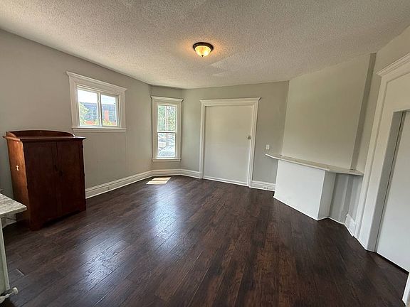 2nd image of 1515 E 19th St APT 6