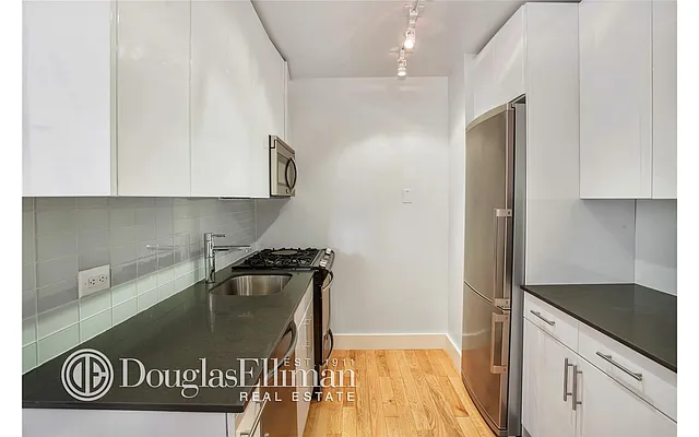 Rented by Douglas Elliman | media 4