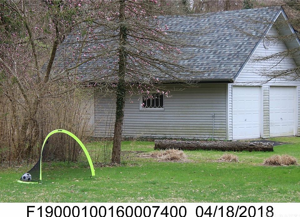 2nd image of 302 Allen St