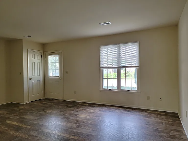 112 S Court St — Photo 2