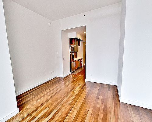 3rd image of 600 W 42nd St #609