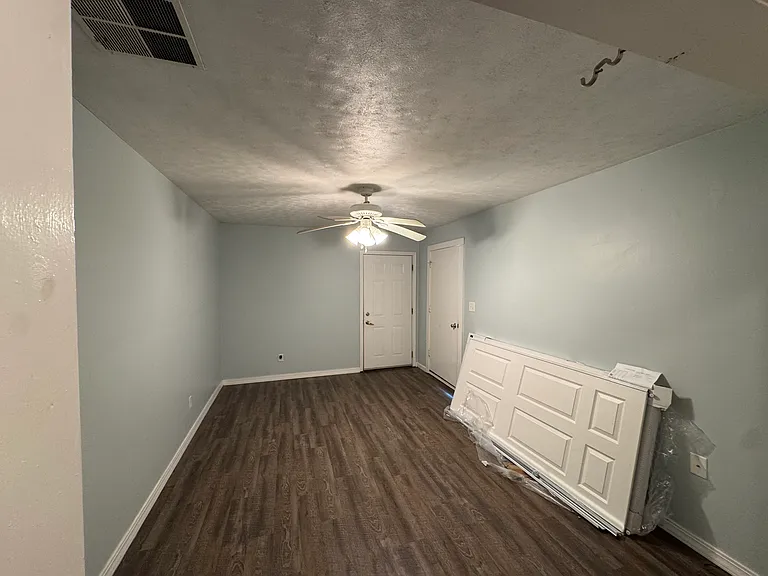 6815 Curran Rd — Photo 3