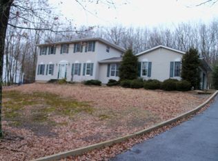 293 Upper Ridge Dr, Effort, PA 18330