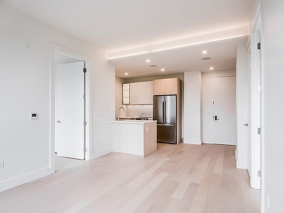 3rd image of 218 Front St #440