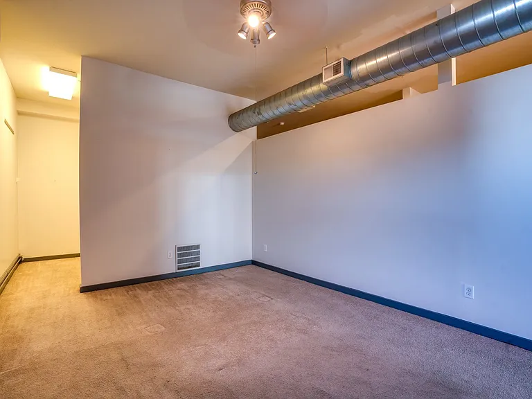 913 Monmouth St #2A — Photo 13