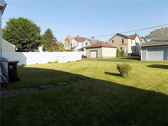 4th image of 619 Highland Ave