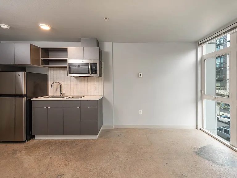 Minnie Flats | 101 Denny Way, Seattle, WA 98109 — Photo 34