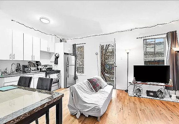 4th image of 2310 Bedford Ave #2A