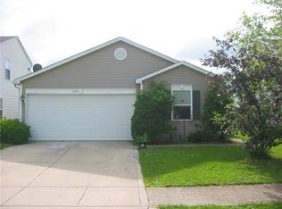2218 Summer Breeze Way, Greenwood, IN 46143