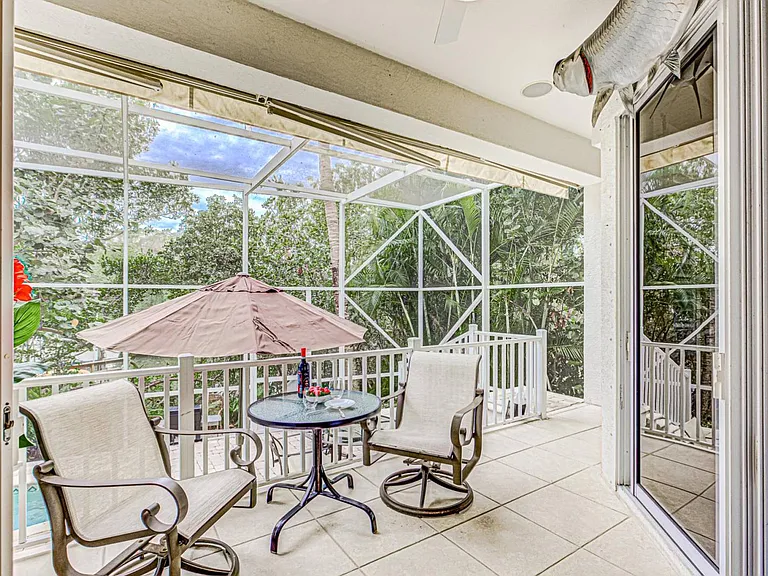 454 Island Cir — Photo 9