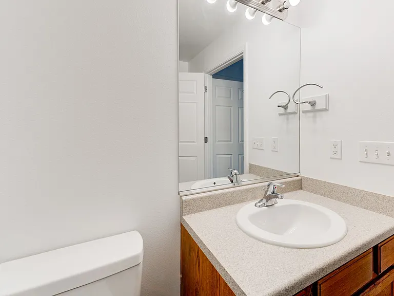 1094 Longbow Ln #D — Photo 21