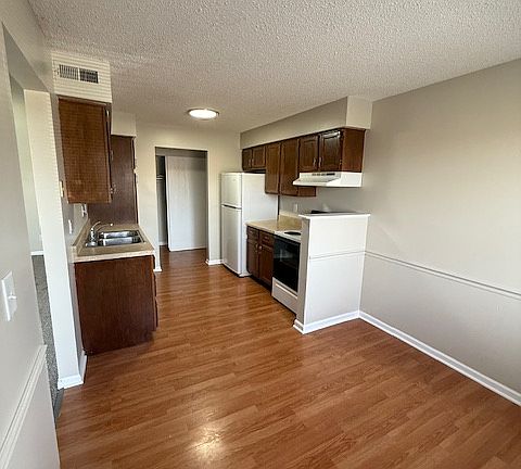 3rd image of 40 Providence Dr #0