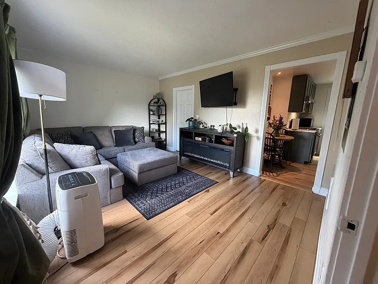 1531 Gallatin Ave — Photo 3