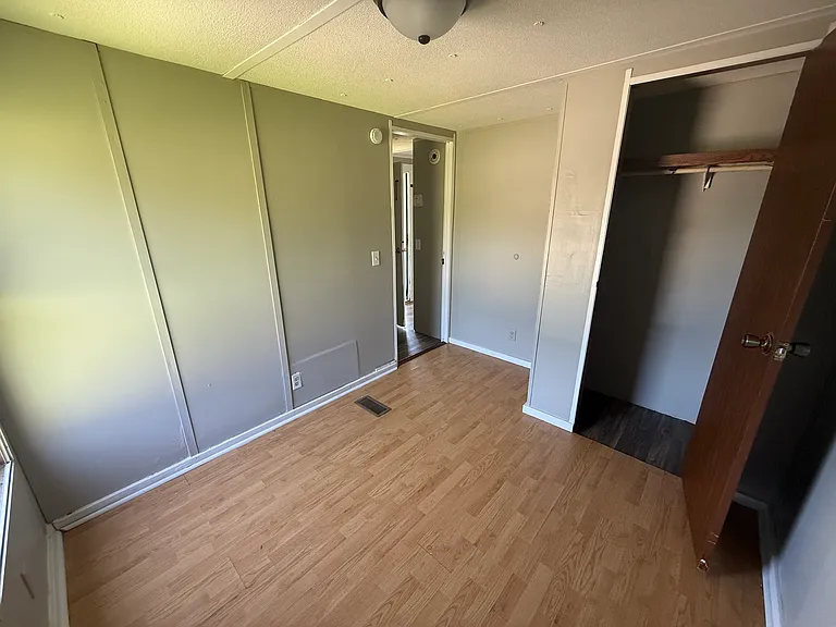 185 Middle Ave — Photo 9