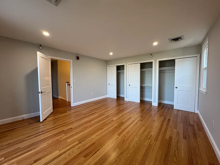 198 Thames St #6 — Photo 4
