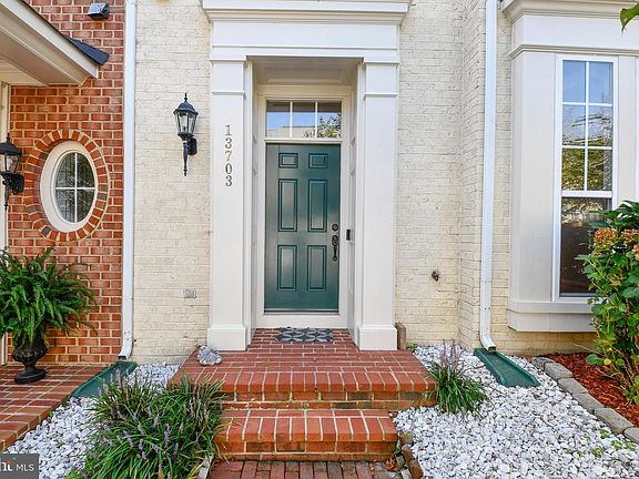 5th image of 13703 Pinnacle St #32