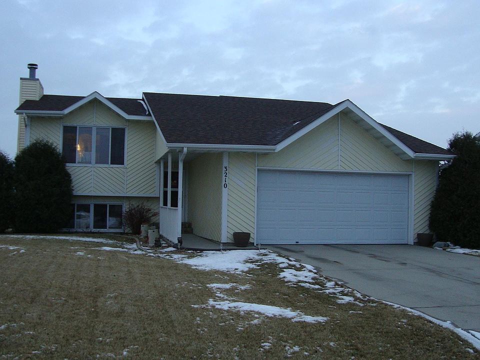 1st image of 3210 Village Green Dr S