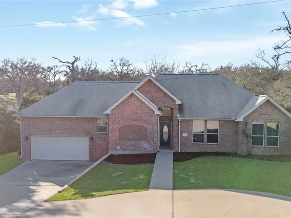 11 Arnold Palmer Ln, Hilltop Lakes, TX 77871