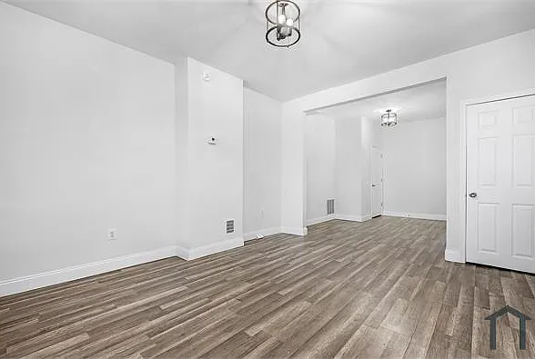 627 N Lakewood Ave — Photo 8
