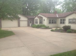 7931 Keystone Dr, Omaha, NE 68134