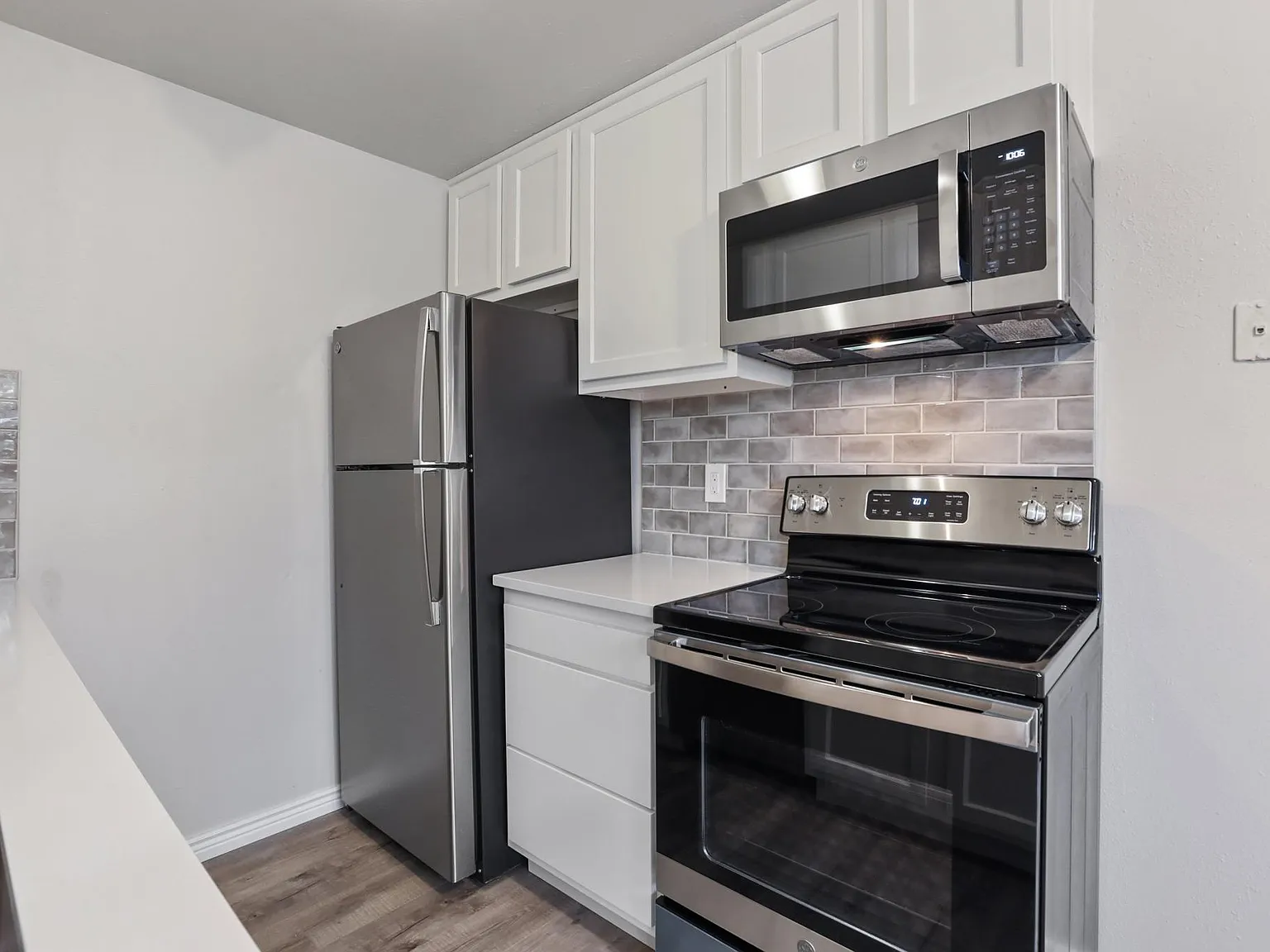 2 bed, 874 sqft, $1,400 — Photo 3