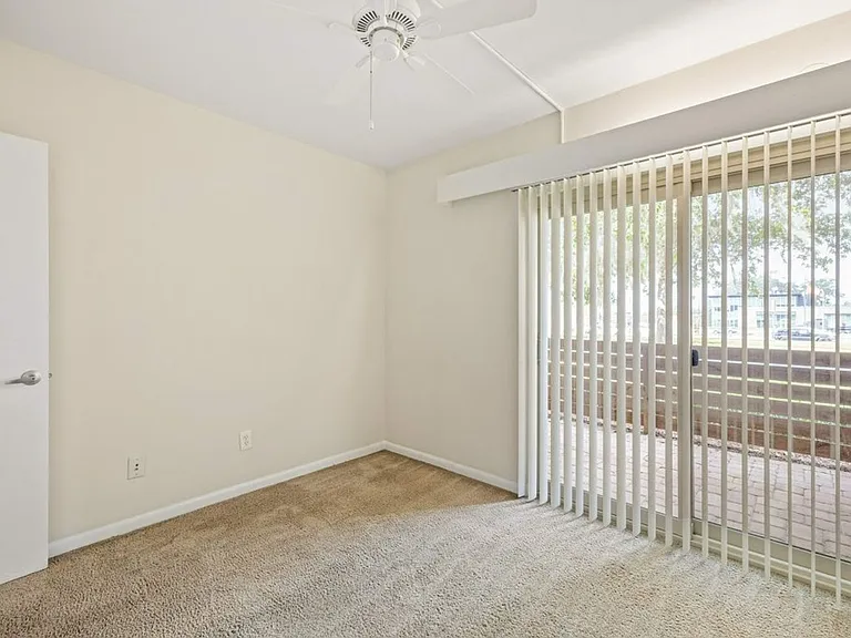 302 E Georgia St — Photo 18