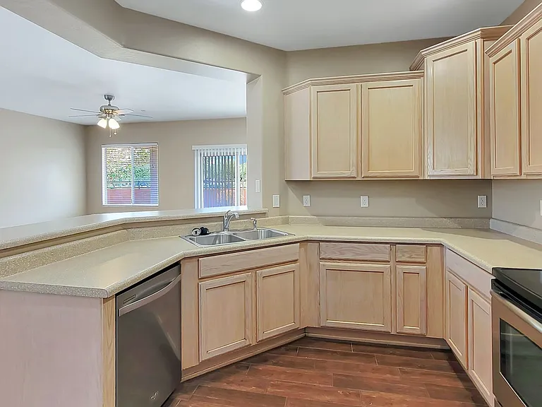 9037 W Plum Rd — Photo 7