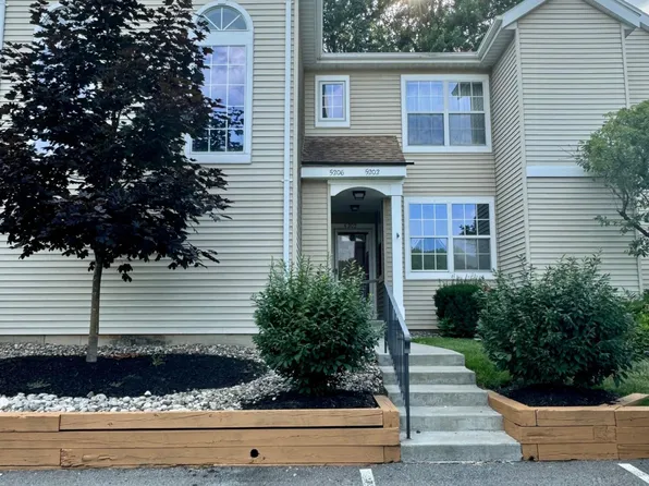 5206 S Forest Point Drive, Clifton Park, NY 12065