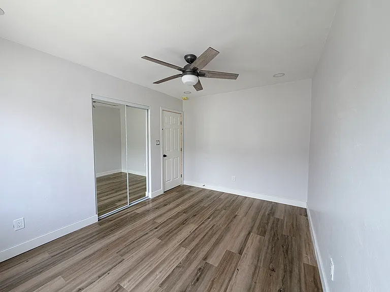 4945 Brighton Ave — Photo 17