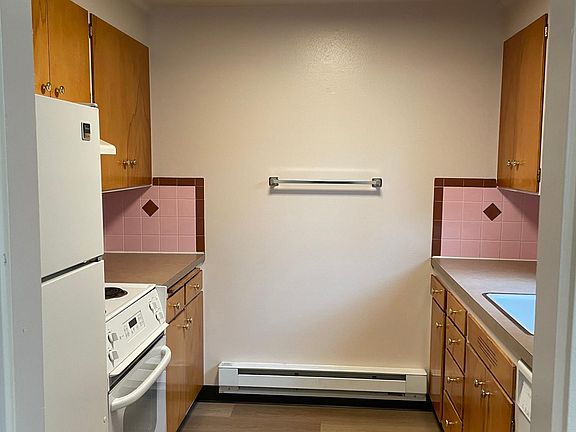 4th image of 3213 Wetmore Ave #4