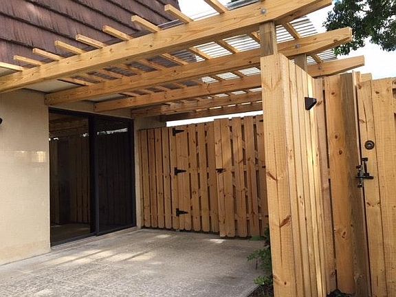 Den/3rd BR, 3'x12' shed - covered trellis