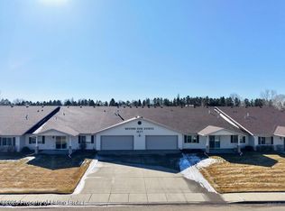 1577 14th St W APT 105, Dickinson, ND 58601