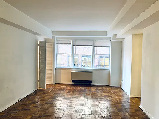 Sold by R New York | media 16