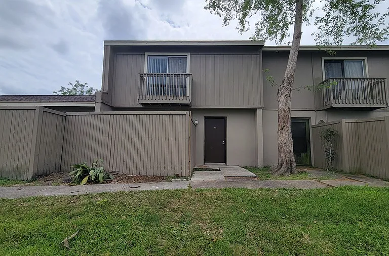 7910 Citrus Dr — Photo 1