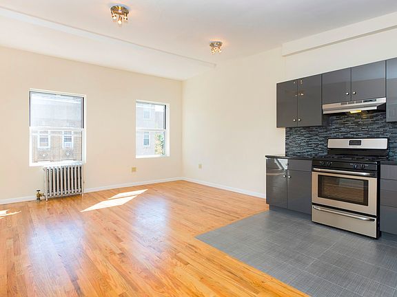 5th image of 124 Smith St #3