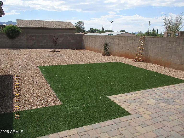 201 Meadows Dr — Photo 13