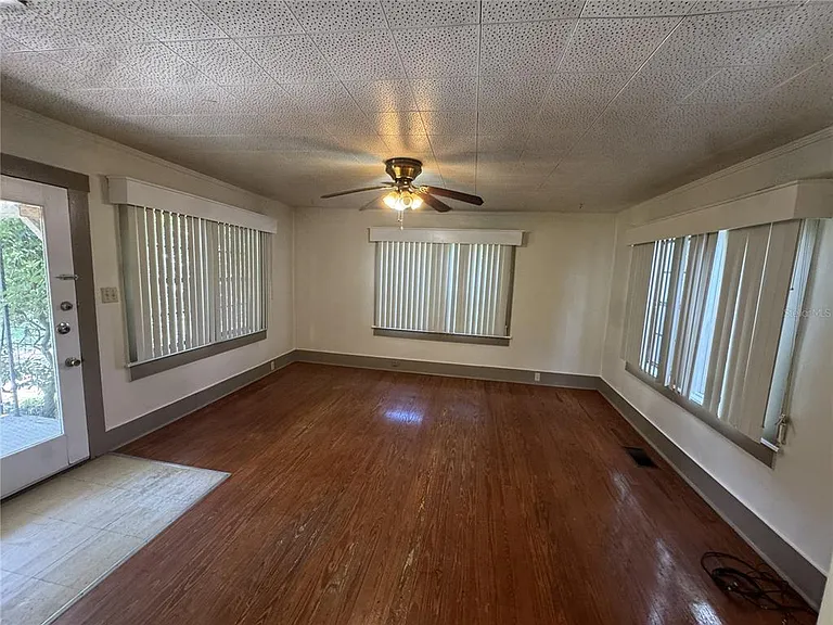 4025 SW 20th Dr — Photo 5