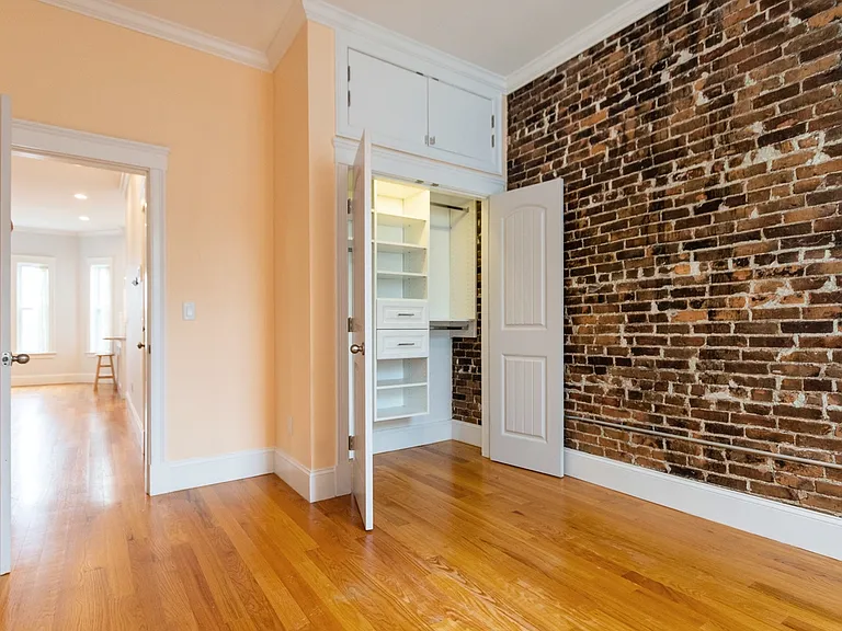9 Everett Ave #2 — Photo 32