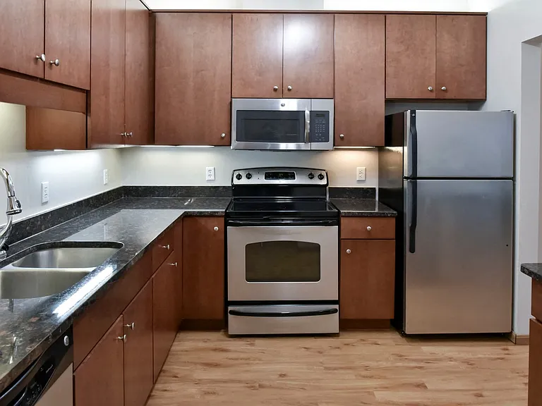 Cedar Pointe Townhomes — Photo 17